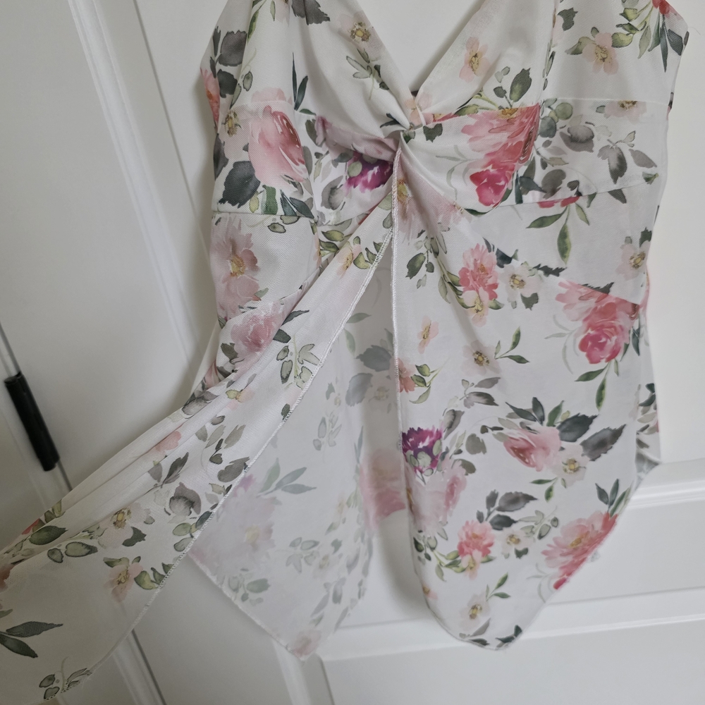Princess Polly Fallen Roses Split Hem - Picture 3 of 4